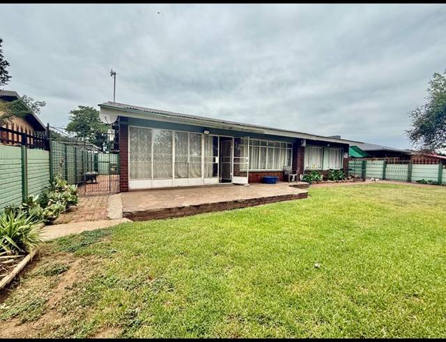 3 BEDROOM HOUSE FOR SALE IN VANDERBIJLPARK CW 5